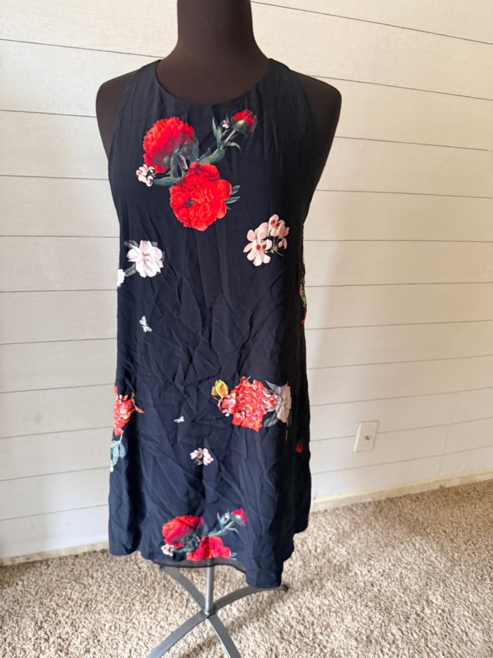 Alice + Olivia Liz Twist Back Dress in Castaway Floral - Picture 3 of 10